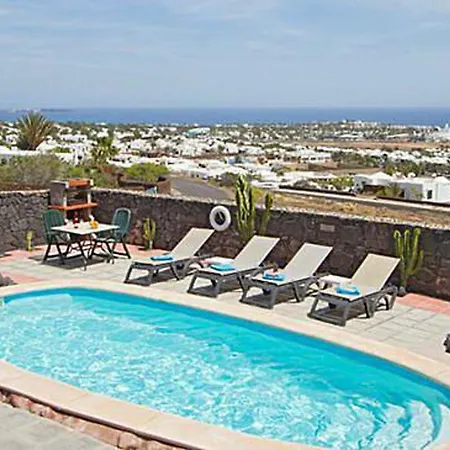 Fabulous 2 Bedroom Property With Outstanding Views