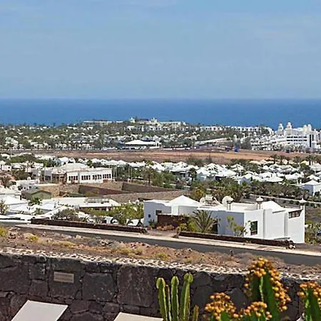 Fabulous 2 Bedroom Property With Outstanding Views Villa Playa Blanca (Lanzarote)