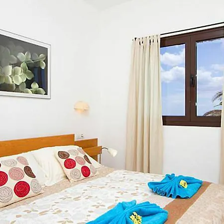Fabulous 2 Bedroom Property With Outstanding Views